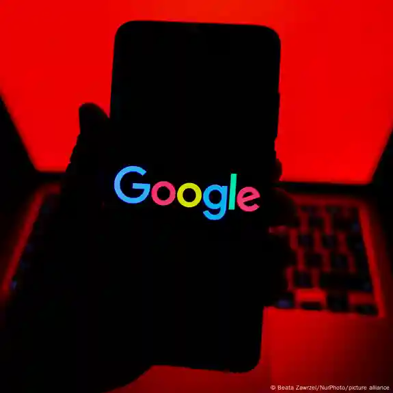 Google debe compartir datos de búsqueda con competidores, dictamina un juez